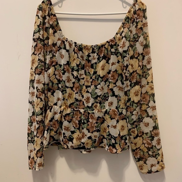 Floral sweetheart ruched blouse size L NWOT - Picture 5 of 6